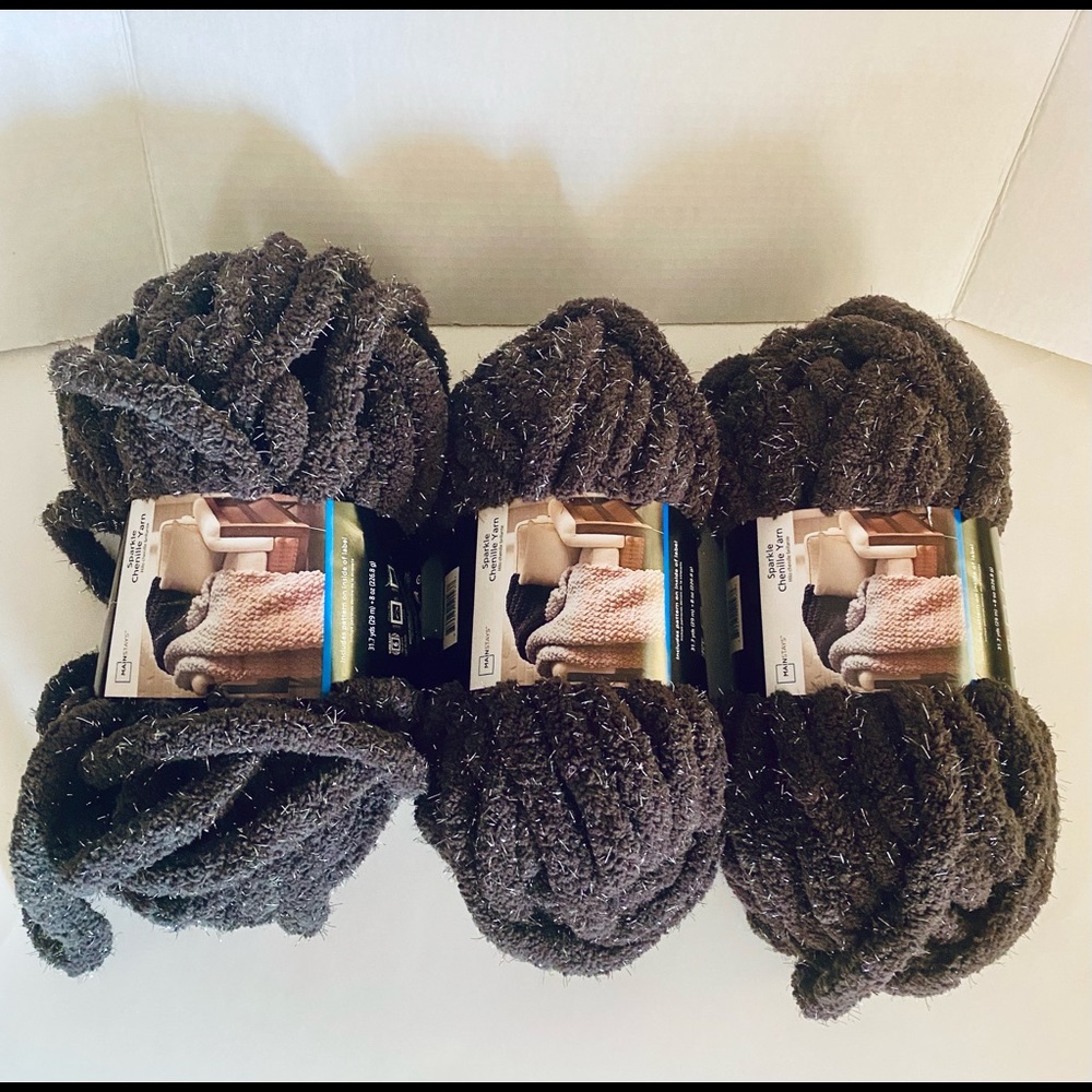 Chenille Sparkle Charcoal Gray Yarn